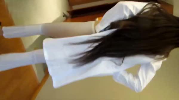 身材不错的爆乳国模酒店穿着制服丝袜大尺度私拍自摸给摄影师看